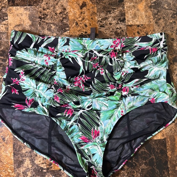 TORRID PLUS SIZE BIKINI SWIM BOTTOM RUCHED TROPICAL SIZE TORRID 1 - Picture 5 of 10